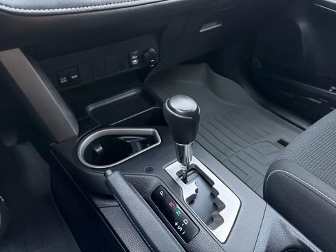 Used 2017 Toyota RAV4 XLE image 22