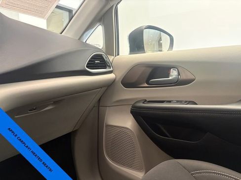Used 2023 Chrysler Voyager LX FWD image 22