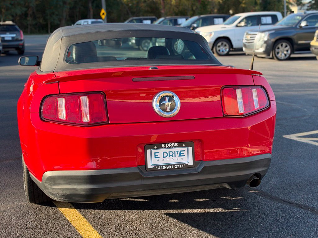 Used 2010 Ford Mustang Convertible RWD image 10