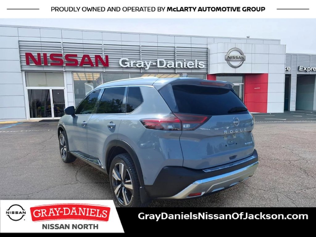 Used 2023 Nissan Rogue Platinum w/ Platinum Premium Package FWD image 5