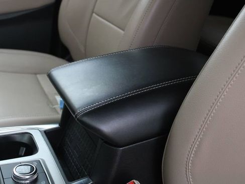 Used 2023 Ford Explorer Limited w/ Limited Technology Package image 18