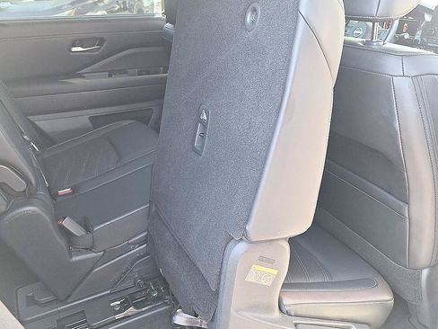 Used 2023 Nissan Pathfinder Platinum w/ Cargo Package AWD/4WD image 26