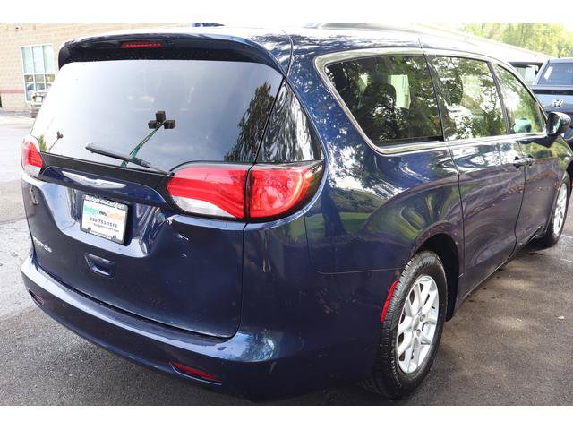Used 2017 Chrysler Pacifica Touring FWD image 9