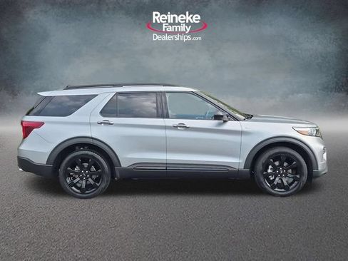 Used 2023 Ford Explorer ST-Line w/ Class IV Trailer Tow Package AWD/4WD image 4