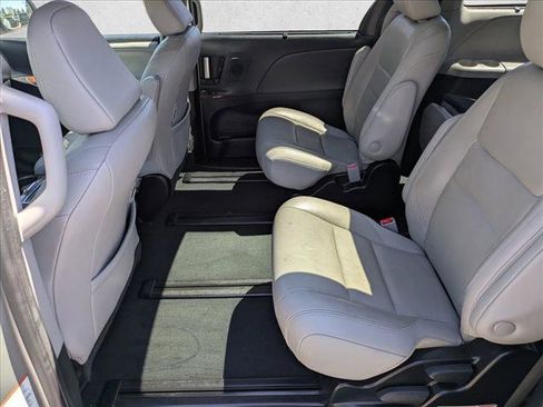 Used 2019 Toyota Sienna Limited Premium AWD/4WD image 19