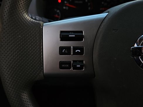 Used 2020 Nissan Frontier SV image 8