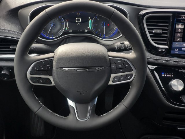New 2027 Chrysler Pacifica Select FWD image 24