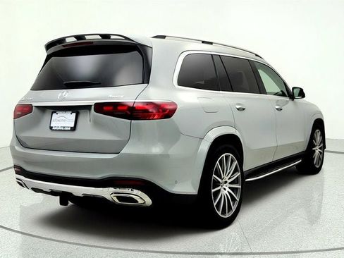 Used 2024 Mercedes-Benz GLS 580 4MATIC w/ E-Active Body Control Package image 5