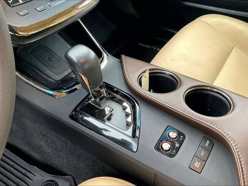 Used 2018 Toyota Avalon XLE Premium image 18