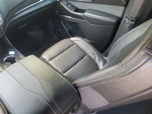 Used 2023 Chevrolet Traverse High Country FWD image 17