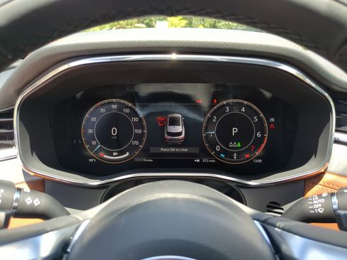 New 2026 Jaguar F-PACE R-Dynamic S image 31