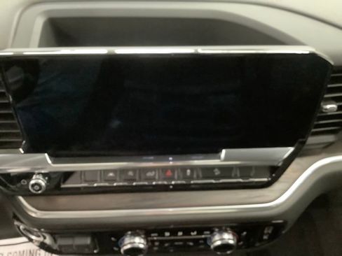 Used 2022 GMC Sierra 1500 SLT w/ X31 Off-Road Package image 18