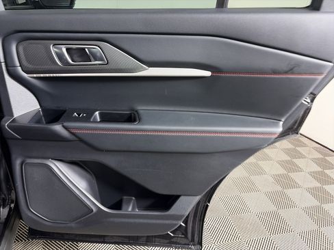 Used 2025 Ford Explorer ST-Line w/ ST-Line Street Pack image 40