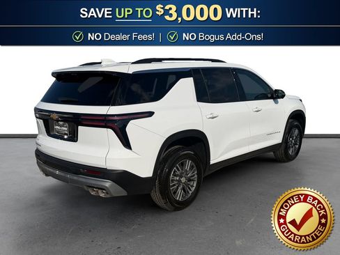 Used 2026 Chevrolet Traverse LT w/ Driver Confidence Package FWD image 7