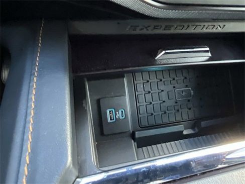 Certified 2023 Ford Expedition Platinum image 35