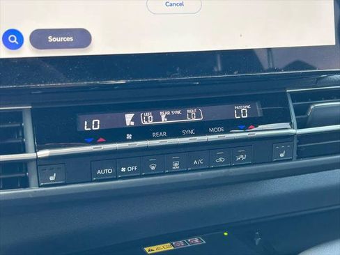 Certified 2025 Toyota Sienna XSE w/ XSE Plus Package FWD image 36