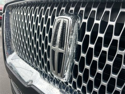 Used 2019 Lincoln Navigator Reserve image 31