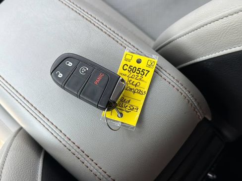 Used 2022 Jeep Compass Limited AWD/4WD image 32