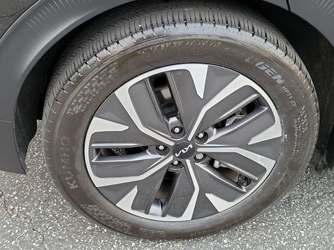 Used 2024 Kia EV6 Light AWD/4WD image 25