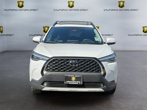 Used 2023 Toyota Corolla Cross XLE w/ Convenience Package image 2