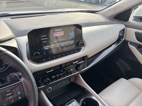 Used 2023 Nissan Rogue SL w/ SL Premium Package image 18