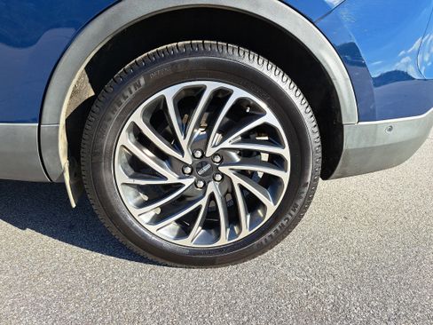 Used 2020 Lincoln Nautilus Reserve w/ Equipment Group 201A image 32