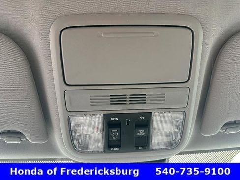 Used 2023 Honda Odyssey EX-L image 23