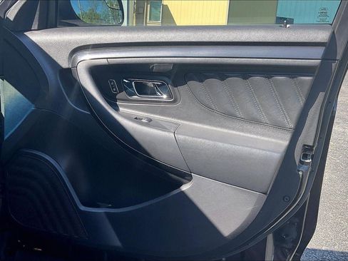 Used 2013 Ford Taurus SHO image 26