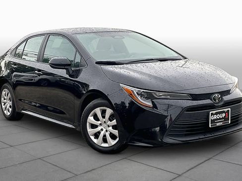 Used 2024 Toyota Corolla LE FWD image 3