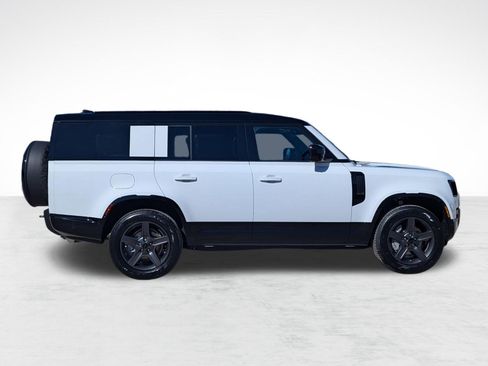 Used 2026 Land Rover Defender 130 X-Dynamic SE AWD/4WD image 9