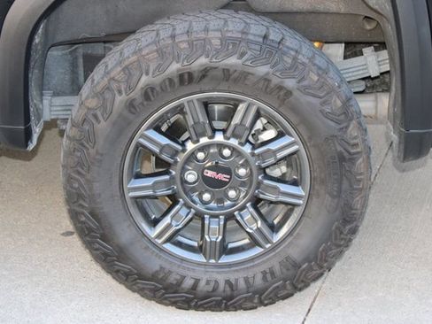 Certified 2024 GMC Sierra 1500 AT4X image 31