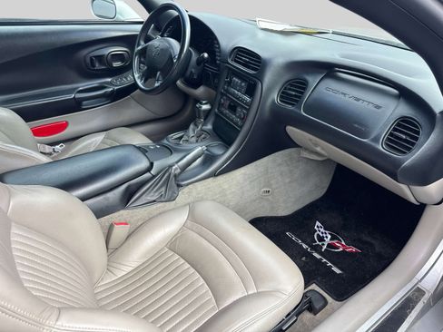 Used 1999 Chevrolet Corvette Convertible w/ Memory Pkg image 16