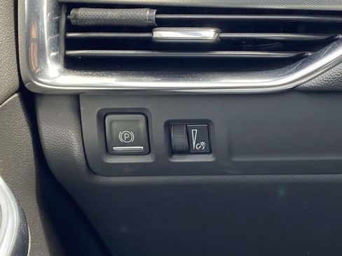 Used 2022 Cadillac XT4 Premium Luxury w/ Safety Alert Package image 26