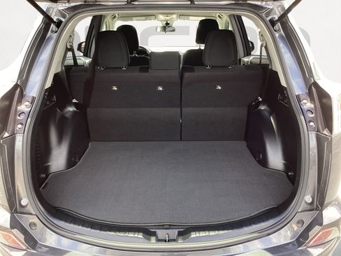 Used 2017 Toyota RAV4 LE FWD image 16