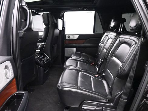 Used 2019 Lincoln Navigator L Reserve image 14