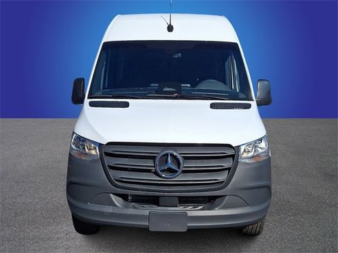 Used 2025 Mercedes-Benz Sprinter 2500 image 2