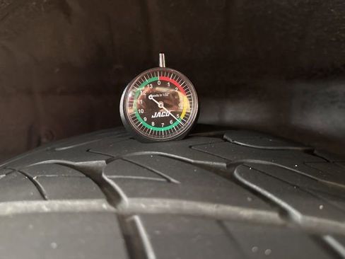 Used 2022 Toyota Highlander L image 11