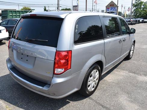 Used 2019 Dodge Grand Caravan SE w/ UConnect Hands-Free Group image 8