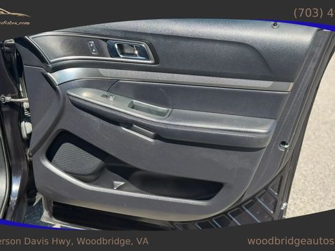 Used 2019 Ford Explorer XLT FWD image 9