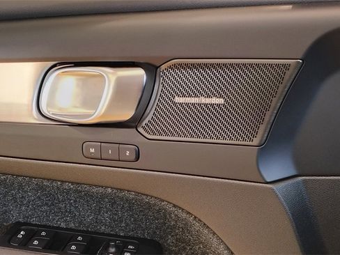 New 2026 Volvo XC40 B5 Ultra w/ Protection Package Premier image 16