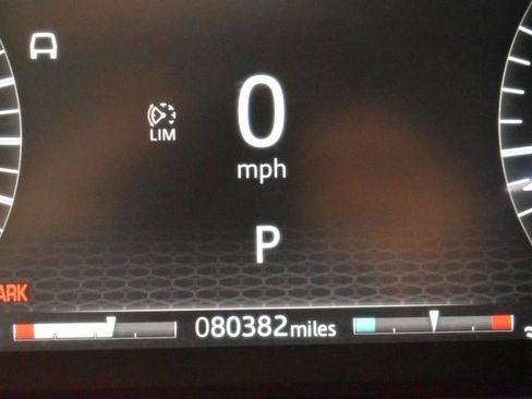 Used 2020 Land Rover Discovery Sport S image 2