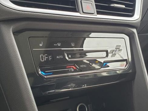 New 2026 Volkswagen Taos SE AWD/4WD image 11