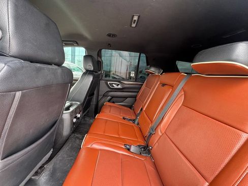Used 2022 GMC Yukon SLE RWD image 2