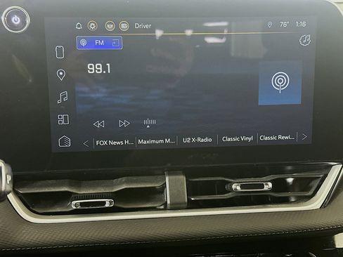 Used 2025 Chevrolet Equinox LT FWD image 21