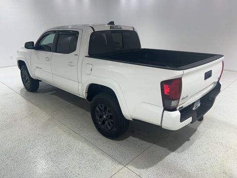 Used 2021 Toyota Tacoma SR5 w/ Technology Package image 2