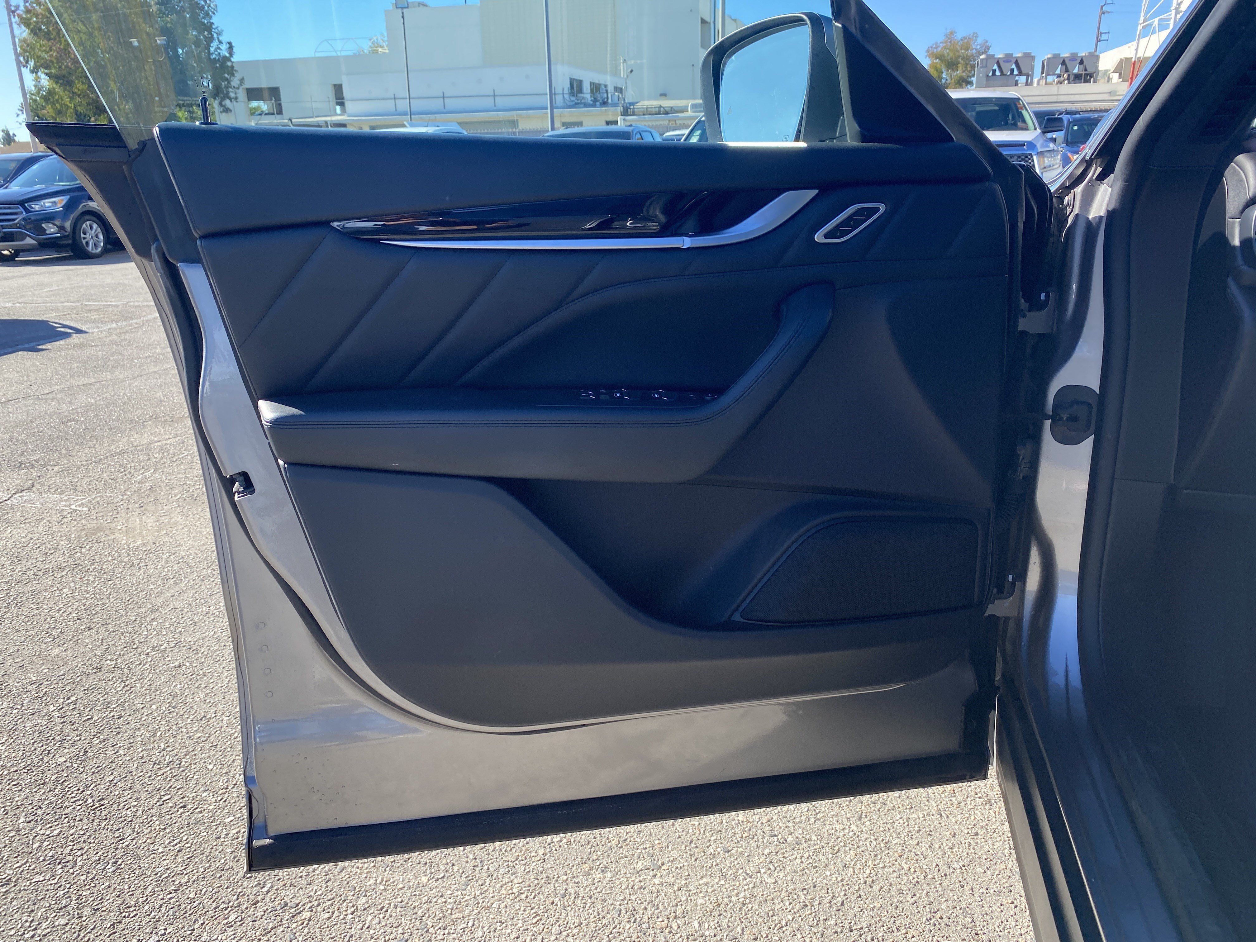 Used 2022 Maserati Levante Modena AWD/4WD image 17