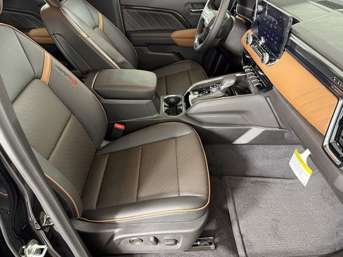 New 2026 GMC Canyon AT4 w/ AT4 Premium Package image 12