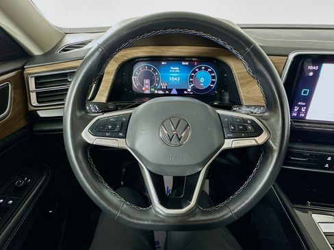 Used 2024 Volkswagen Atlas SE image 11