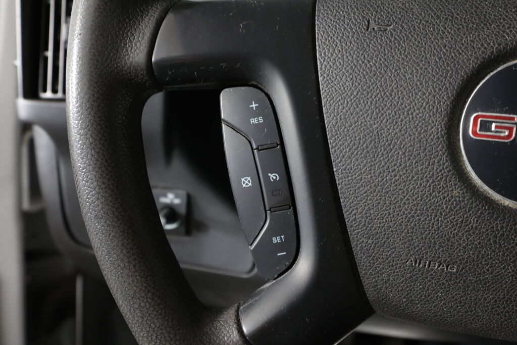 Used 2015 GMC Savana 2500 RWD image 25