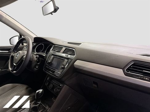 Used 2018 Volkswagen Tiguan S w/ 3rd Row Seat Package AWD/4WD image 28